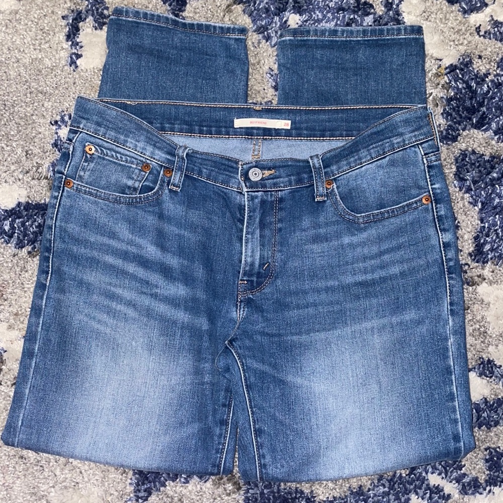 Levi’s Boyfriend Jeans size 28